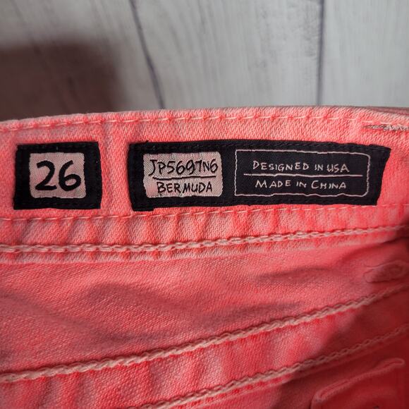 Miss Me Neon Pink Studded Stretch Fleur De Lis Low Rise Bermuda Shorts Size 26 - Picture 2 of 9